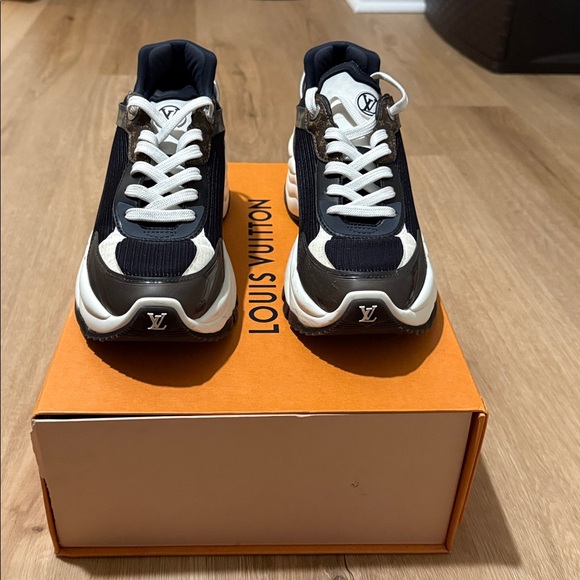 Louis Vuitton Run 55 Sneakers - Picture 2 of 5